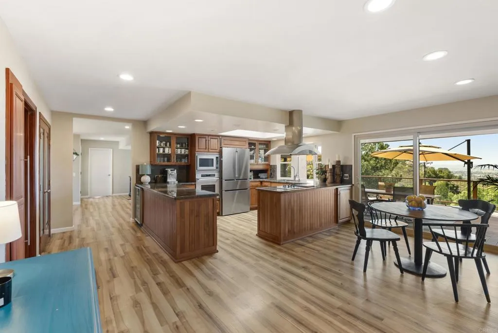 https://cdn.realtyfeed.com/cdn/127/307067171/ef27f86e7e8bfdae2511a670f3d769d6.webp