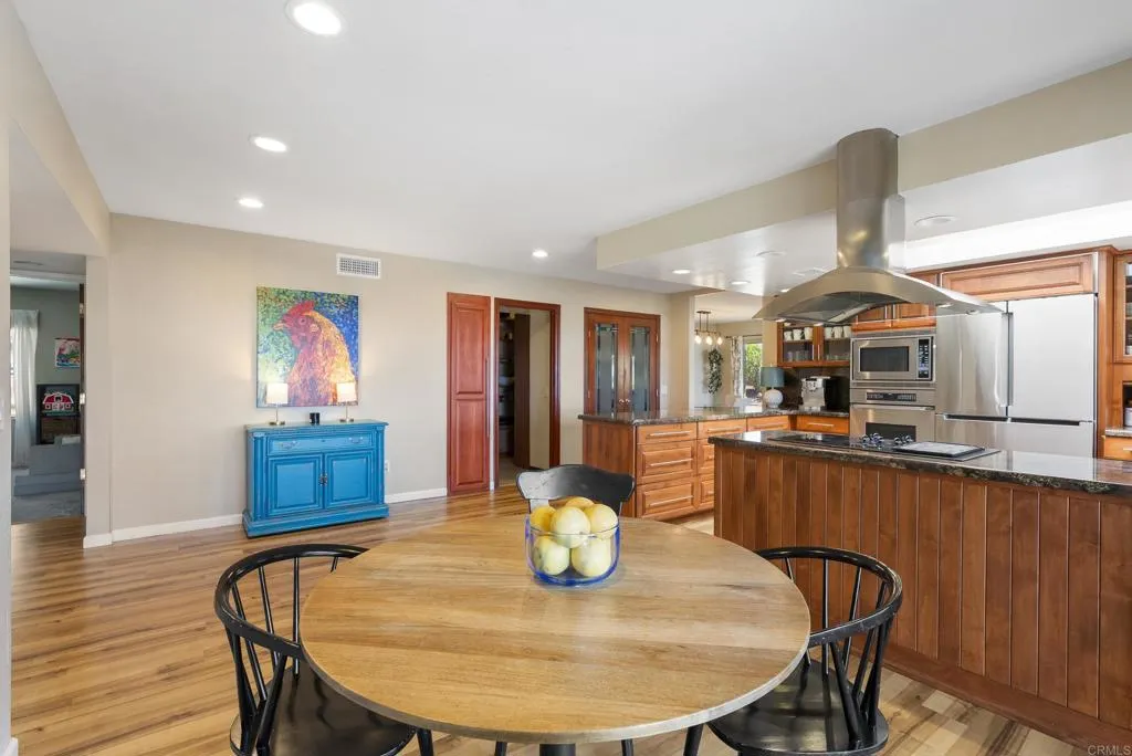 https://cdn.realtyfeed.com/cdn/127/307067171/fe4cf0d7bc37f3255c3bf35a82c54ee6.webp