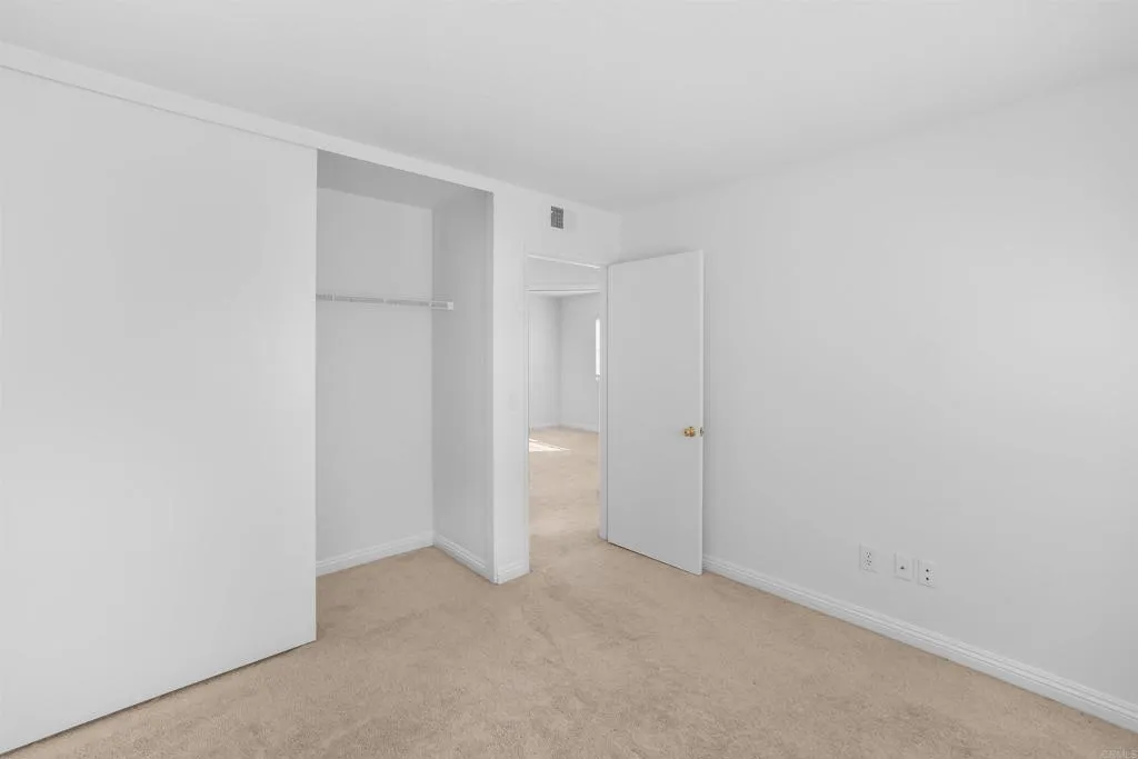 https://cdn.realtyfeed.com/cdn/127/307067217/198d9968ba1b91b30da503b1e7ac837e.webp