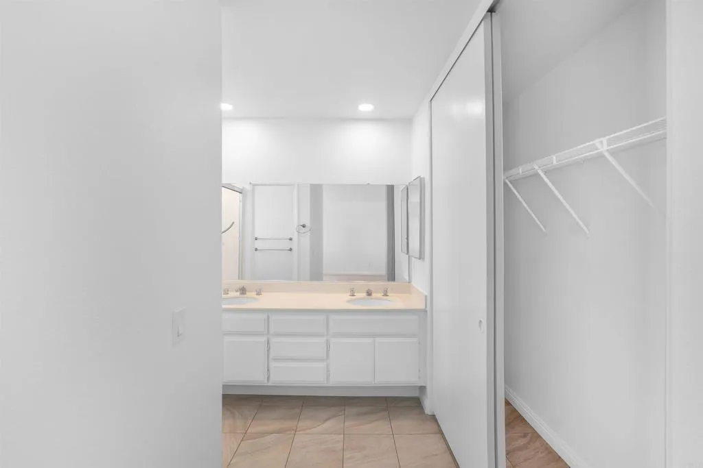 https://cdn.realtyfeed.com/cdn/127/307067217/932e710f1df3840b2976f09640b772e2.webp