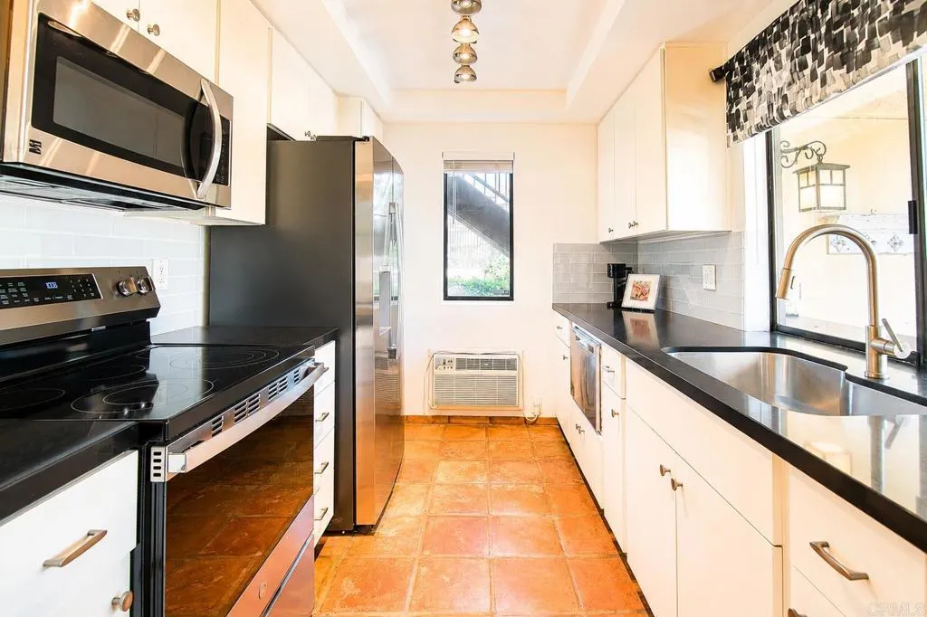 https://cdn.realtyfeed.com/cdn/127/307067224/fb299e96405cf39b55408474ae9a28c5.webp