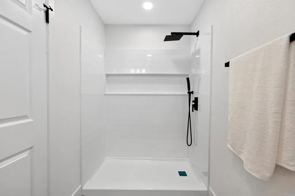 https://cdn.realtyfeed.com/cdn/127/307067260/df4535404f83d54cb4a1d4764d8ec0e5.webp