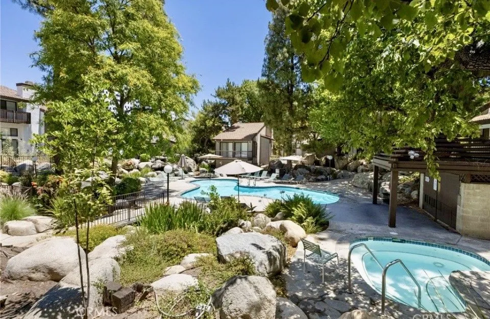 Canoga Park, CA 91367