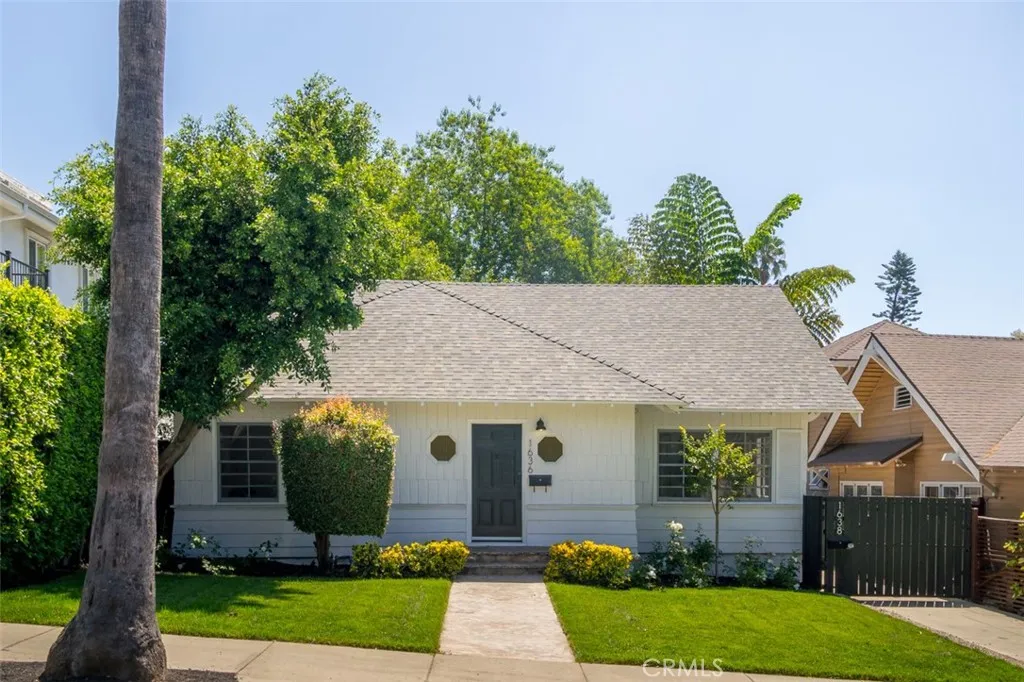 Los Angeles, CA 90046