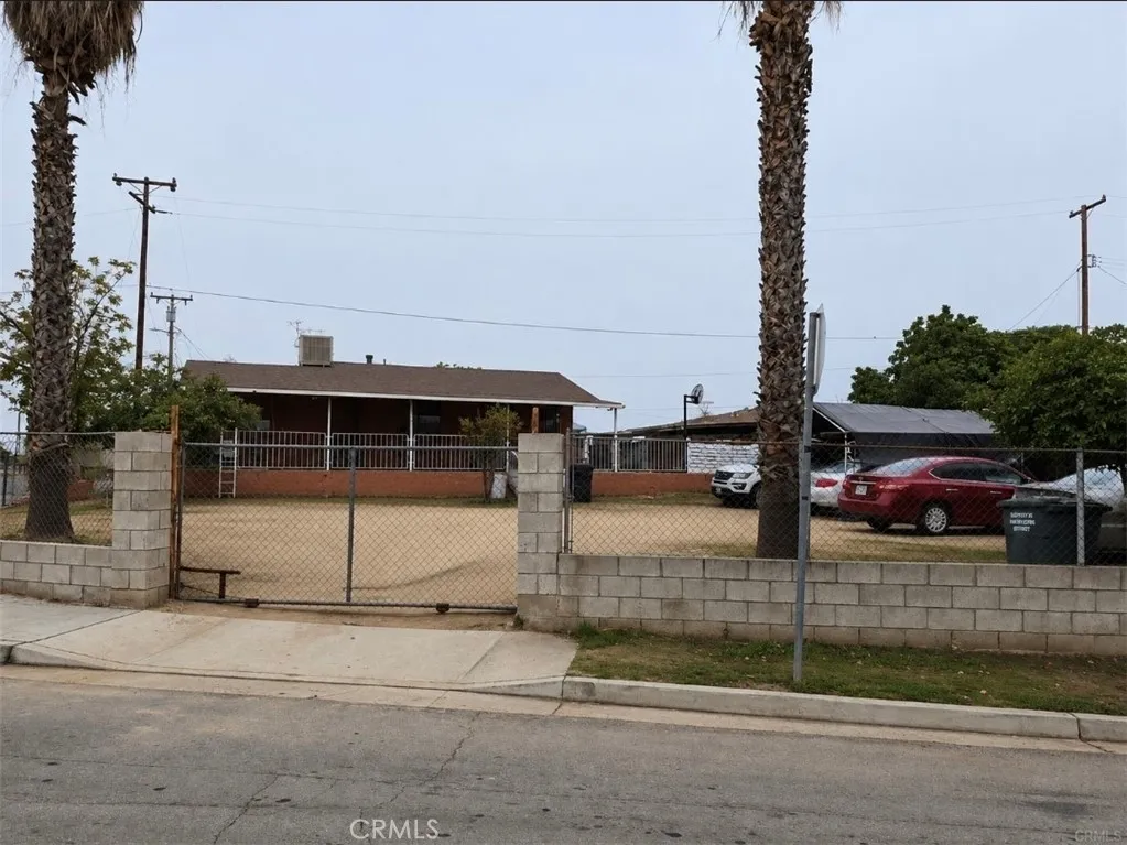 Bakersfield, CA 93305