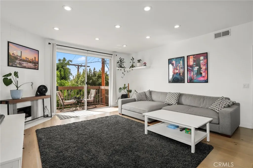 Los Angeles, CA 90064