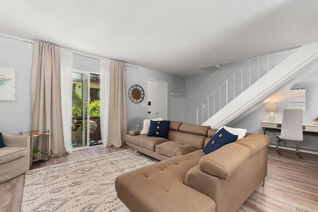 515 Stratford Court Unit 3, Del Mar, CA 92014 - Photo 3 of 29, Del Mar, CA