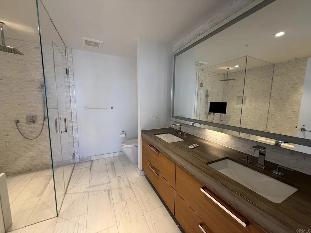 https://cdn.realtyfeed.com/cdn/127/307067551/7aa4074a9e04b3a0f3502187331efba8.webp