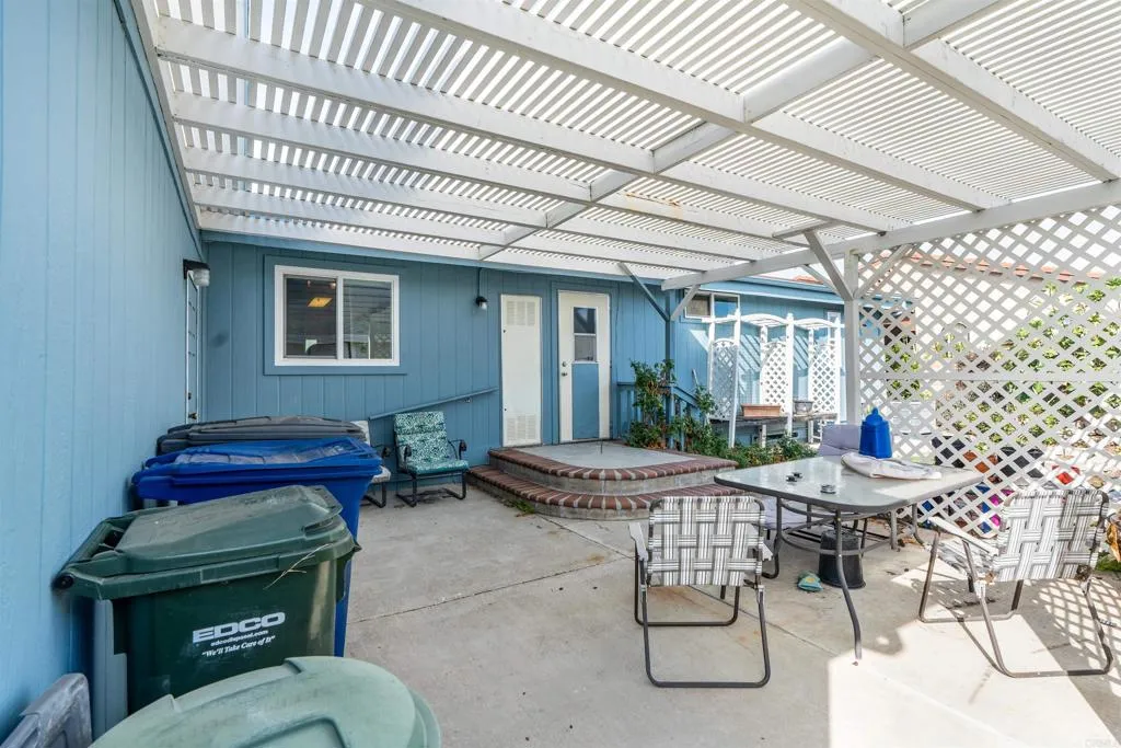 https://cdn.realtyfeed.com/cdn/127/307067583/766d04b94f9c00c8b39b71ed6ca5f980.webp