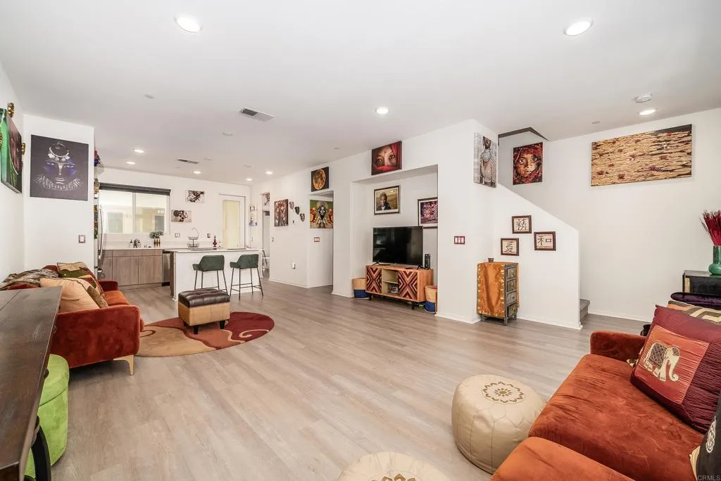 https://cdn.realtyfeed.com/cdn/127/307067584/07e177ff2880195be955a12da14020b3.webp