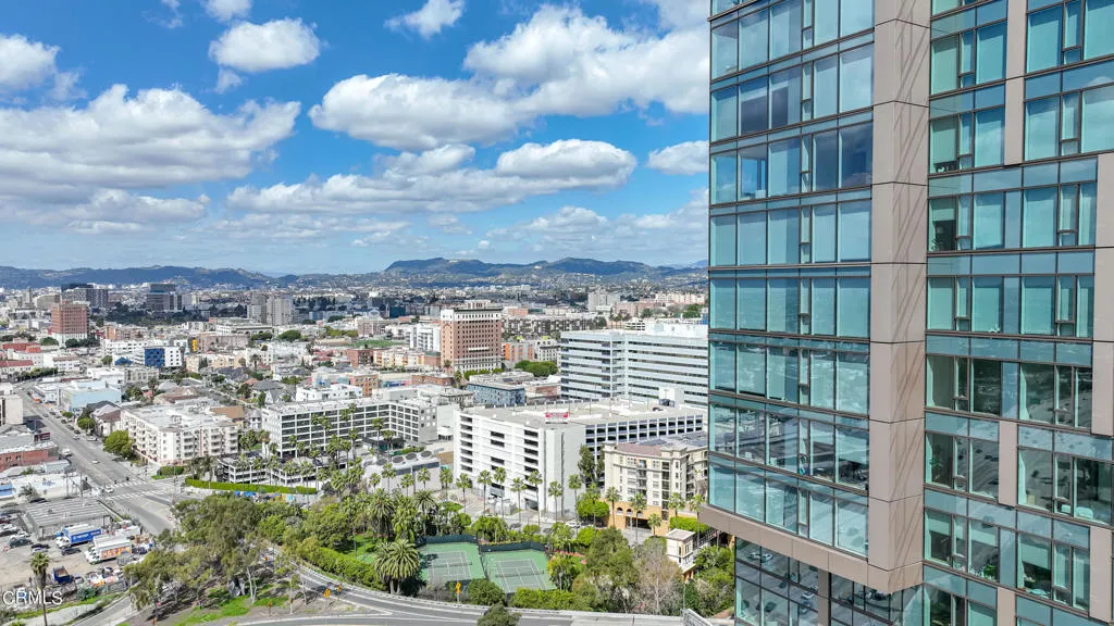 Los Angeles, CA 90017