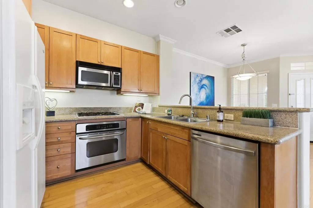 https://cdn.realtyfeed.com/cdn/127/307067643/e568e2e8b7baf49acec10115bd0ba8a8.webp