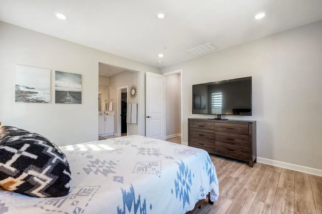 https://cdn.realtyfeed.com/cdn/127/307067658/218512addc353242839733c81835f5a3.webp