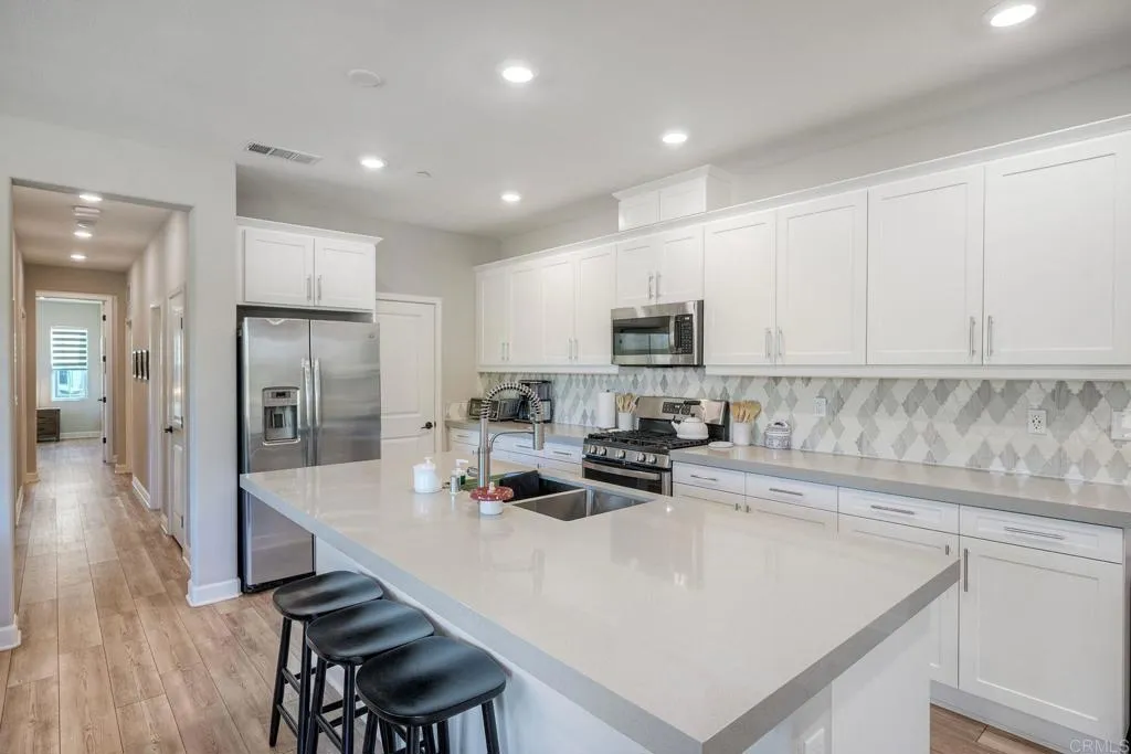 https://cdn.realtyfeed.com/cdn/127/307067658/4fd515919be234ee466dcfa053f50f73.webp