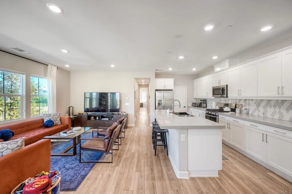 https://cdn.realtyfeed.com/cdn/127/307067658/ce451c5098072c590fce5089efb41160.webp