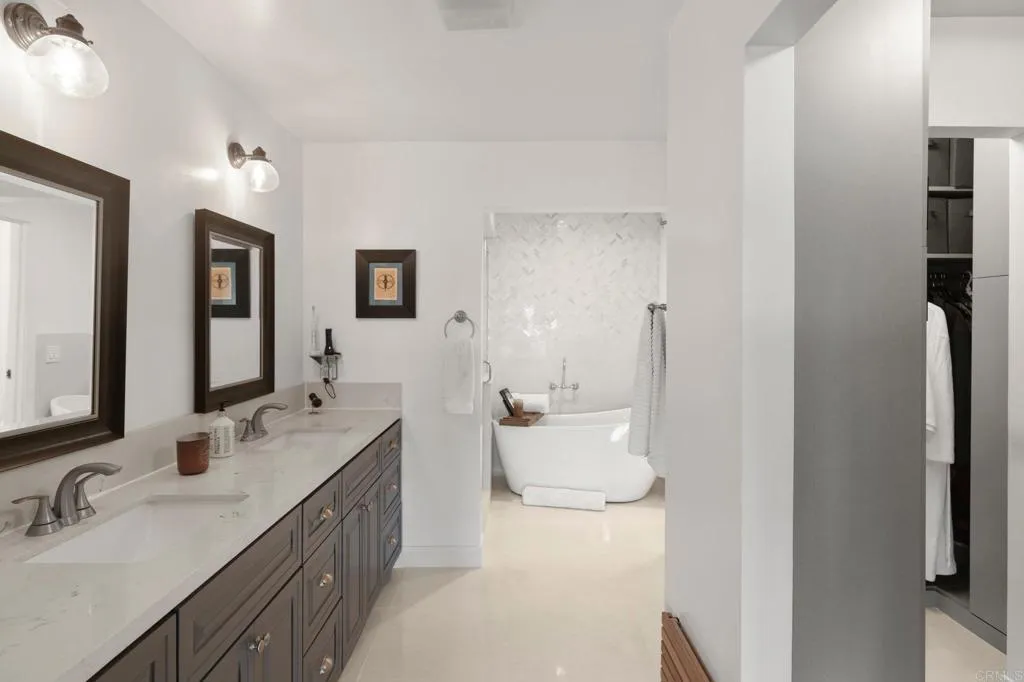 https://cdn.realtyfeed.com/cdn/127/307067660/5ecffcd3bb35a7e5e4ae398bef315bc9.webp