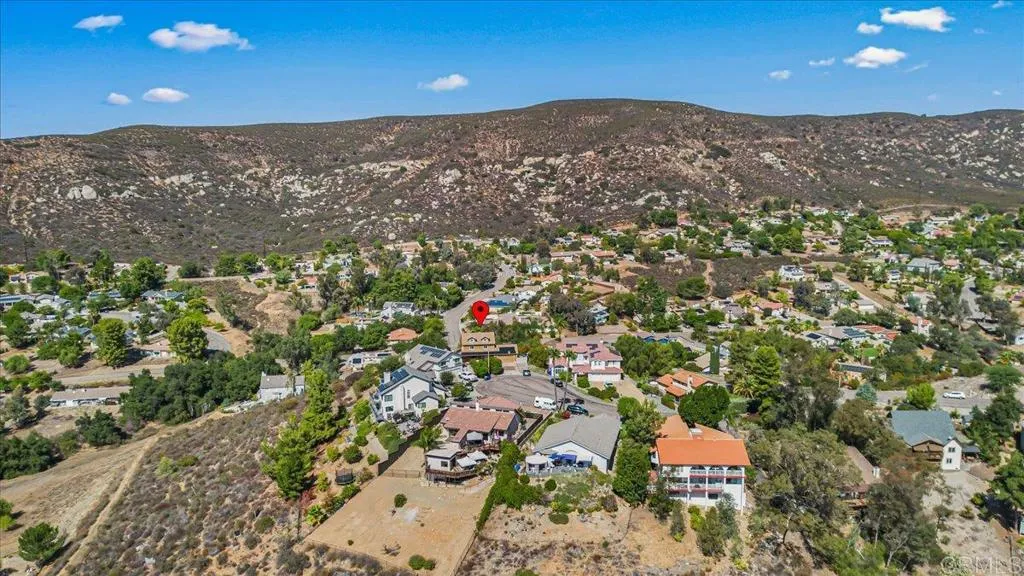 https://cdn.realtyfeed.com/cdn/127/307067661/195561c7854b1ceaa20afc6fe11341c2.webp
