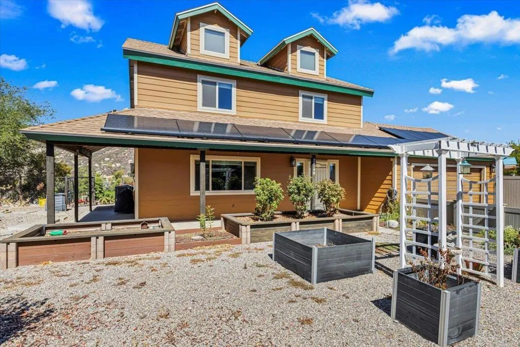 https://cdn.realtyfeed.com/cdn/127/307067661/b86bd74550cfcd91b775bd26b9f745bd.webp