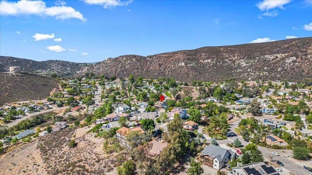 https://cdn.realtyfeed.com/cdn/127/307067661/daca9a578bd588f2c6504199672604fc.webp