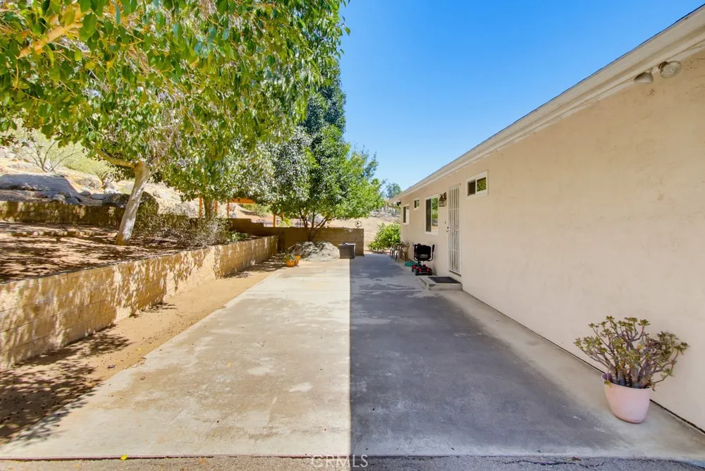 https://cdn.realtyfeed.com/cdn/127/307067672/12089de9f18afa4d968baac925c56ff6.webp