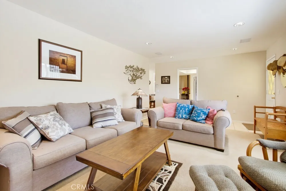 https://cdn.realtyfeed.com/cdn/127/307067672/3fdf19617be07762659d509a7e61831a.webp