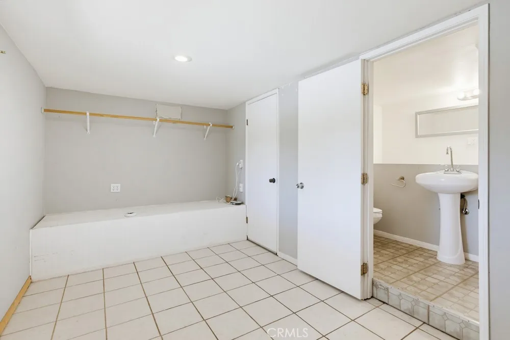 https://cdn.realtyfeed.com/cdn/127/307067672/420aa22d10338b428199ff6fee644ad4.webp