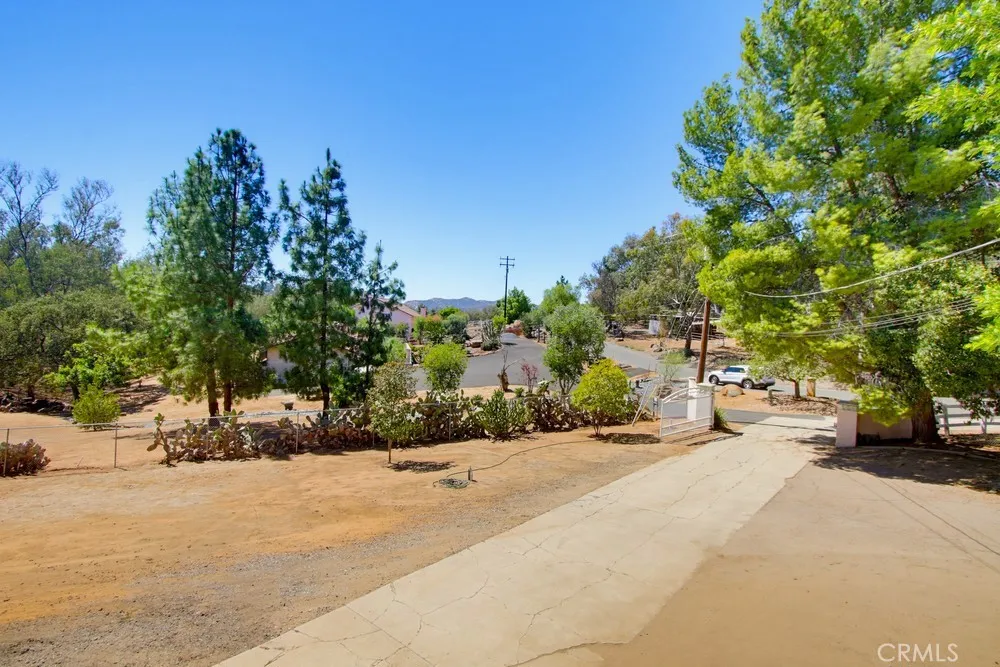 https://cdn.realtyfeed.com/cdn/127/307067672/c99fa8a0ab09146c12edfb4b898c5279.webp