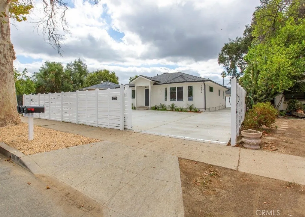 Van Nuys, CA 91405