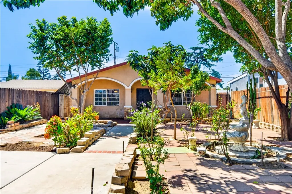 La Puente, CA 91744