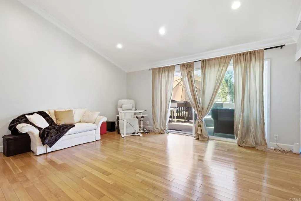 https://cdn.realtyfeed.com/cdn/127/307067703/23105f3830cc7df5ad34c651866338b5.webp