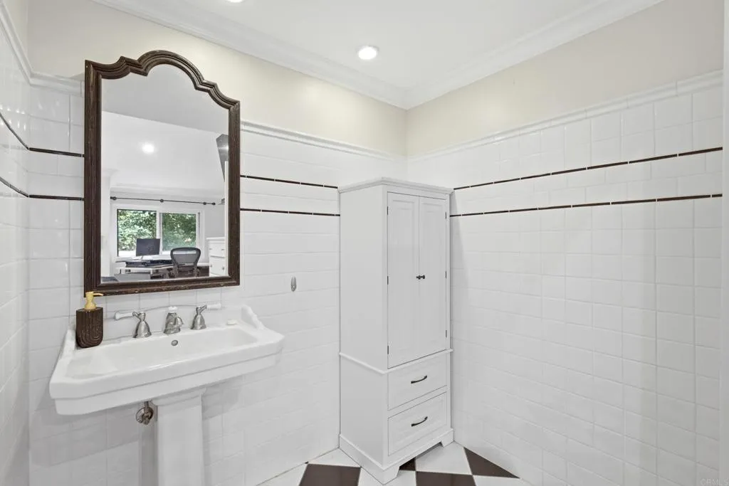 https://cdn.realtyfeed.com/cdn/127/307067703/2610951a322636ed8b31f9dcba97fbc2.webp