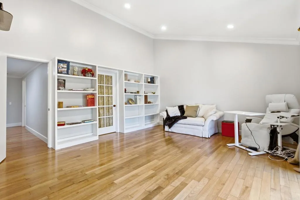 https://cdn.realtyfeed.com/cdn/127/307067703/30e7c3f0000c6d23743f90c2bf034c5a.webp