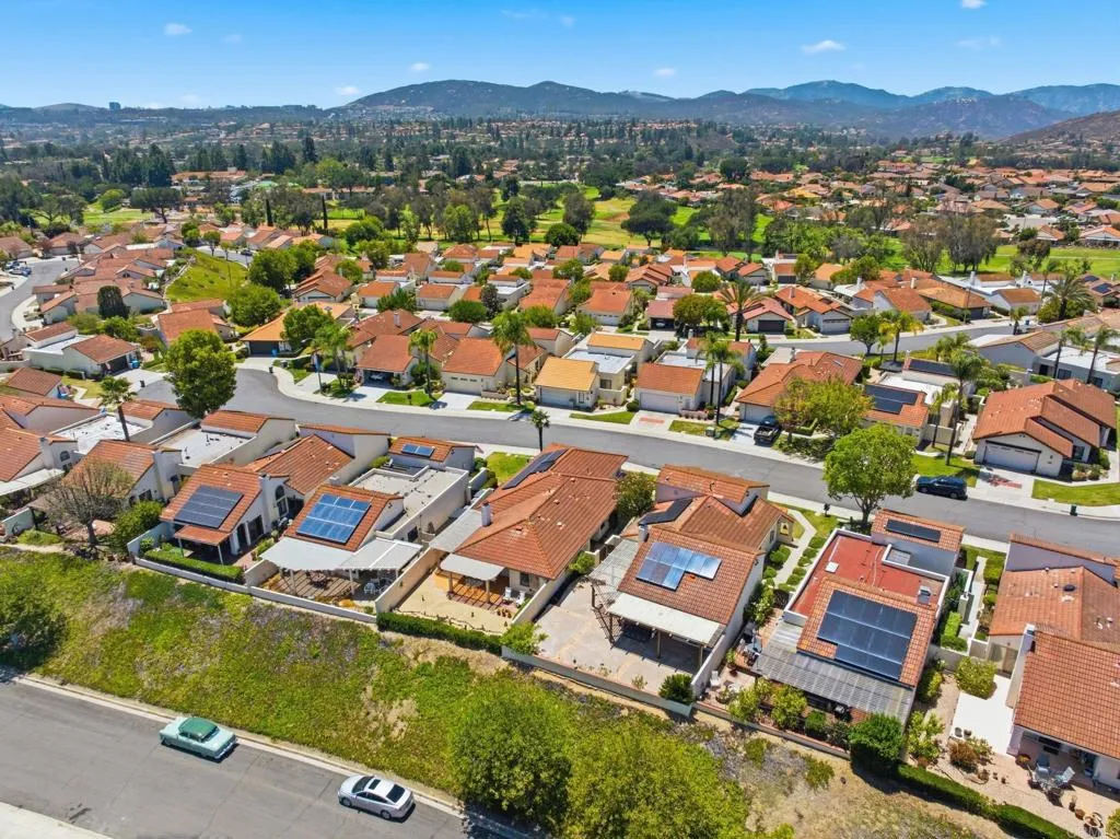 https://cdn.realtyfeed.com/cdn/127/307067707/2bdb1837e1f88019c222a8d97f4e01d1.webp