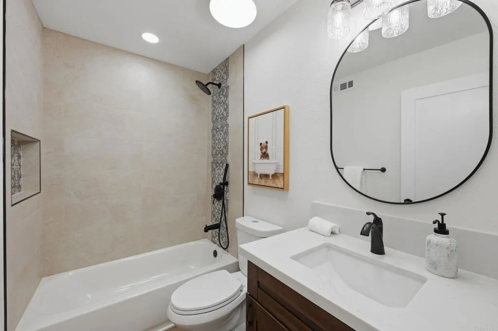 https://cdn.realtyfeed.com/cdn/127/307067707/82ecee1544cb3b2b15c4a0829f835d71.webp