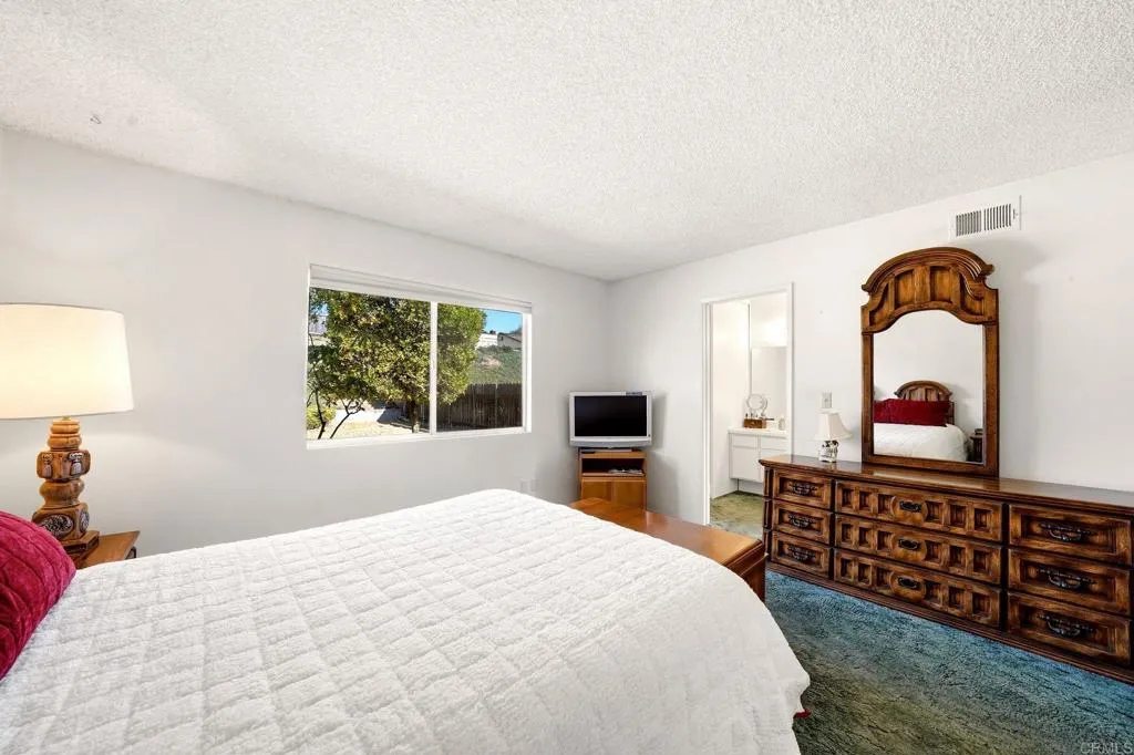 https://cdn.realtyfeed.com/cdn/127/307067752/37eaa52fcc5188a88fee36c4ab84f871.webp