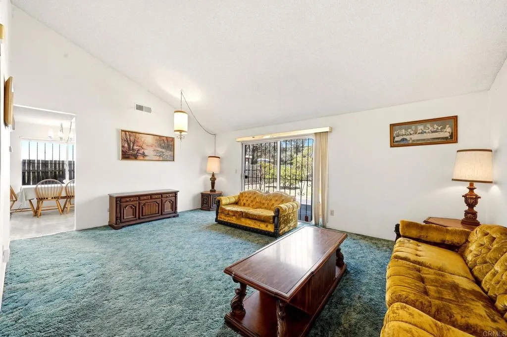 https://cdn.realtyfeed.com/cdn/127/307067752/77f1e0c3fb690170680cb8f8c3dc2568.webp