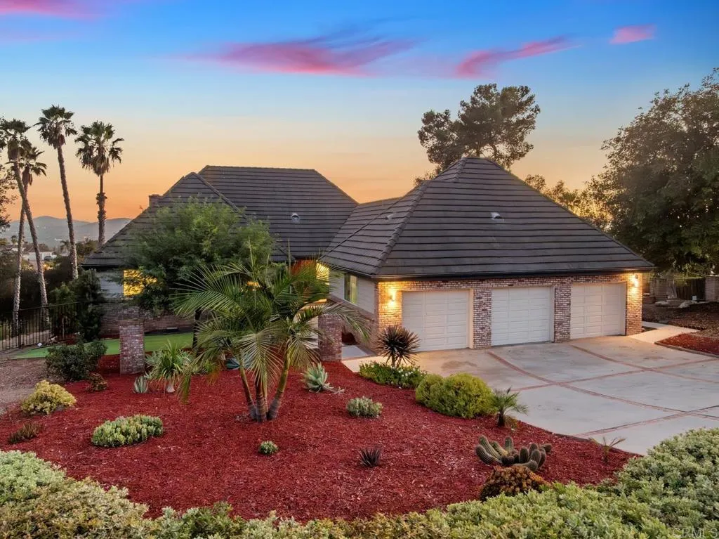 Escondido, CA 92025