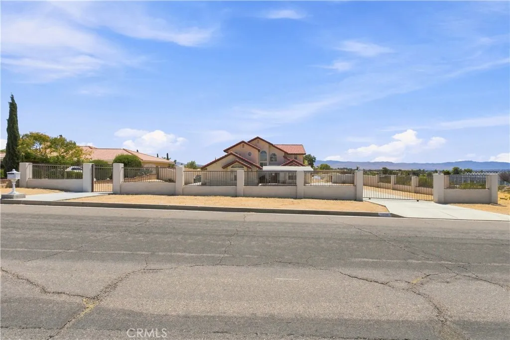 Apple Valley, CA 92307