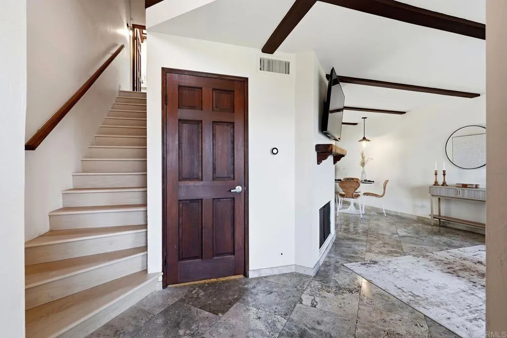 8608 Villa La Jolla Drive Unit 4, La Jolla, CA 92037 - Photo 5 of 40, La Jolla, CA