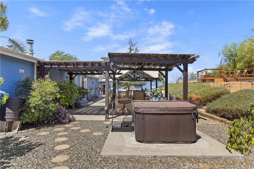 https://cdn.realtyfeed.com/cdn/127/307067854/2a0f6e27fd1324236aeebd68bcf88f5a.webp