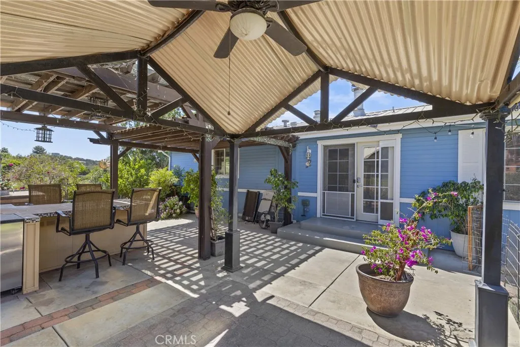 https://cdn.realtyfeed.com/cdn/127/307067854/8b0c71a7ad2e505054b70723cff010d6.webp