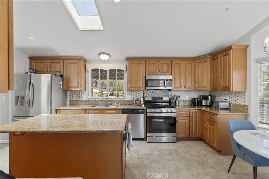 https://cdn.realtyfeed.com/cdn/127/307067854/bde6dd2a8254301d99f89ab7db52b099.webp