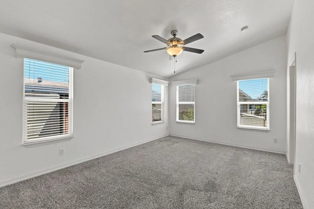 https://cdn.realtyfeed.com/cdn/127/307067888/0c692356b91aa873fb3c2da552fc58e1.webp