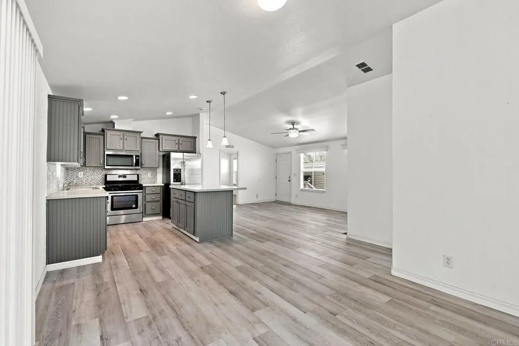 https://cdn.realtyfeed.com/cdn/127/307067888/21356c4015db2a79a72c1154670be34d.webp