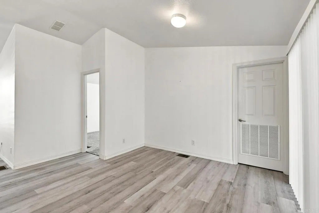 https://cdn.realtyfeed.com/cdn/127/307067888/7bee365d8080c73b337e5996f7a16bb2.webp