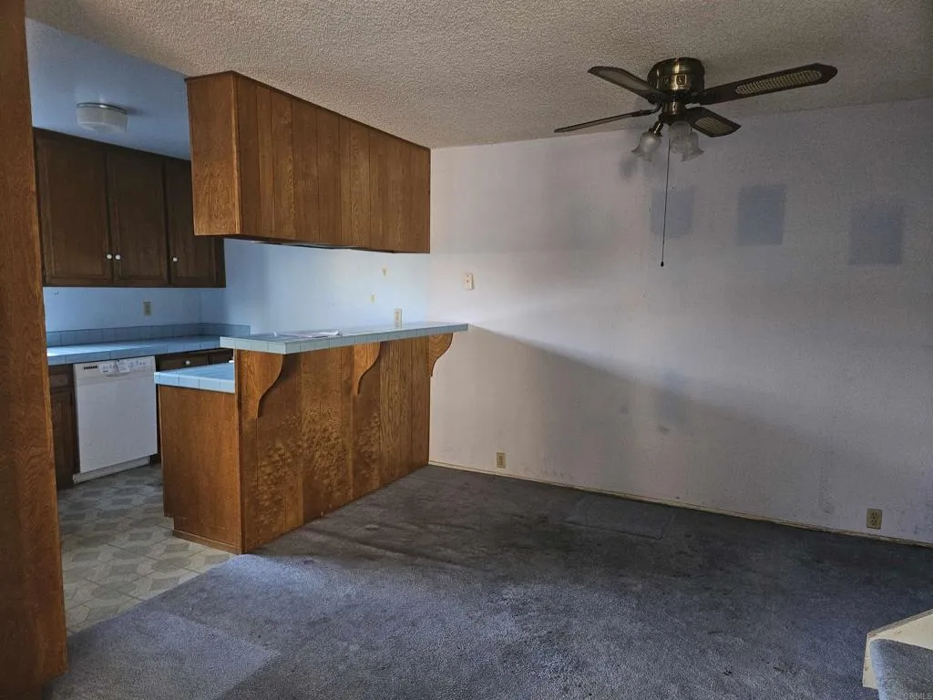 https://cdn.realtyfeed.com/cdn/127/307067903/0d0b017c3560445dac93762cd0c2f8e1.webp
