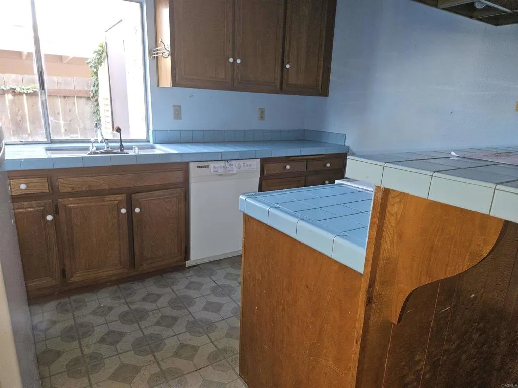 https://cdn.realtyfeed.com/cdn/127/307067903/b0b142f1cb1de0fc4208c031d98987c8.webp