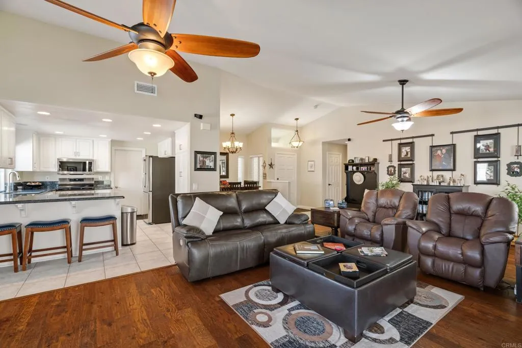 https://cdn.realtyfeed.com/cdn/127/307067922/8a18fd3ecd757b6883a7122038ac9fb6.webp