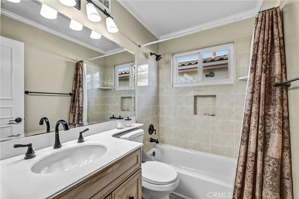https://cdn.realtyfeed.com/cdn/127/307067976/1fd107bceff2098cc233e9837a9d7d60.webp