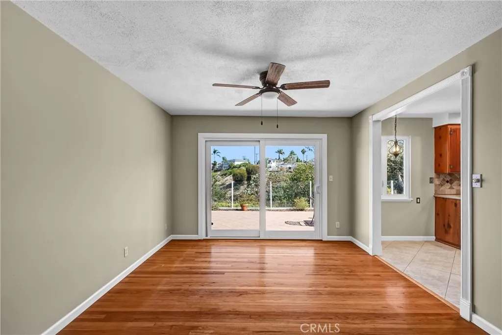 https://cdn.realtyfeed.com/cdn/127/307067976/423fc4159ba3ba445959078b06f6d87c.webp
